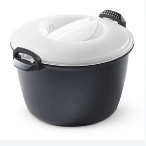 New Pampered Chef 3-QT. MICRO-COOKER PLUS